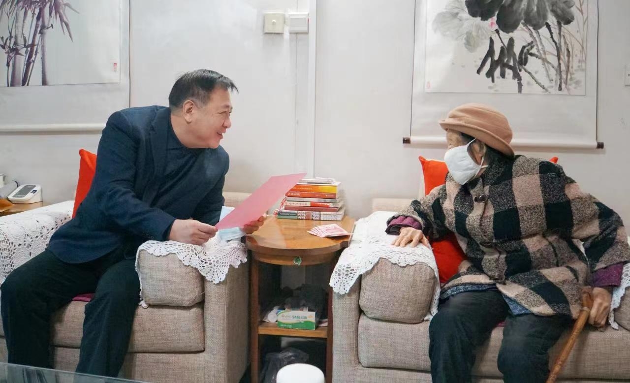 情系老干部 慰问暖人心 ——9091美高梅官方网站集团开展春节前走访慰问
